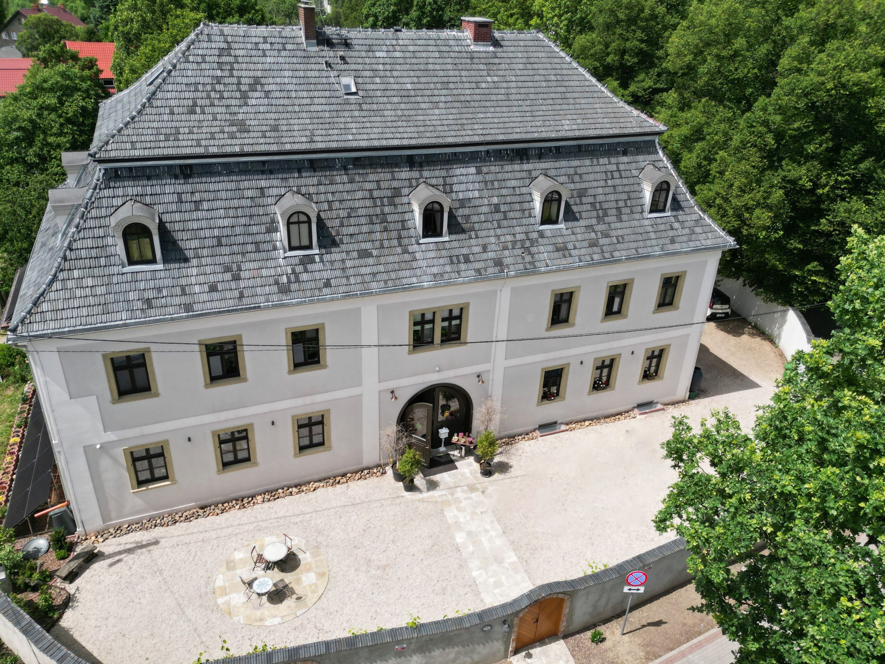 Billeder Herregård i senbarok mellem Jelenia Góra og Wałbrzych