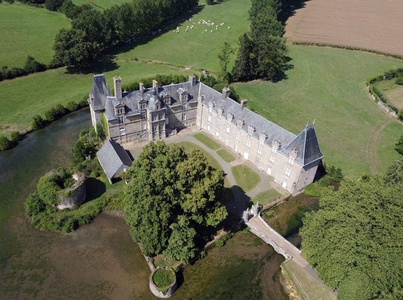 Billeder Renæssanceslot nær Le Mans - Loire-dalen