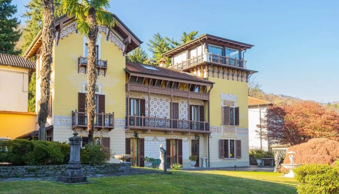 Historisk villa til salgs 28838 Stresa, Piemonte,  Italia