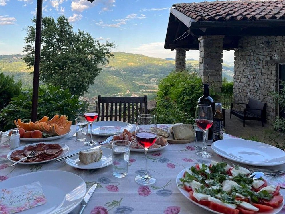 Billeder Eksklusivt feriehus i Piemonte med fantastisk udsigt og pool