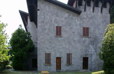 Historisk villa till salu Belgirate, Piemonte:  Sidovy