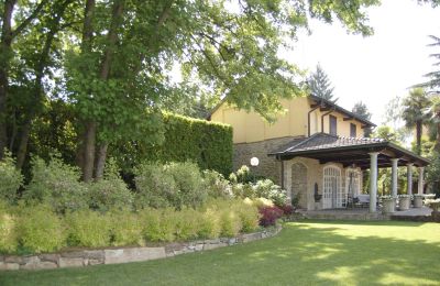 Historische Villa kaufen Merate, Lombardei:  Nebengebäude