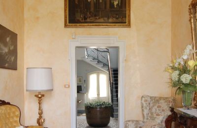 Historisk villa til salg Merate, Lombardiet, Indgangshal