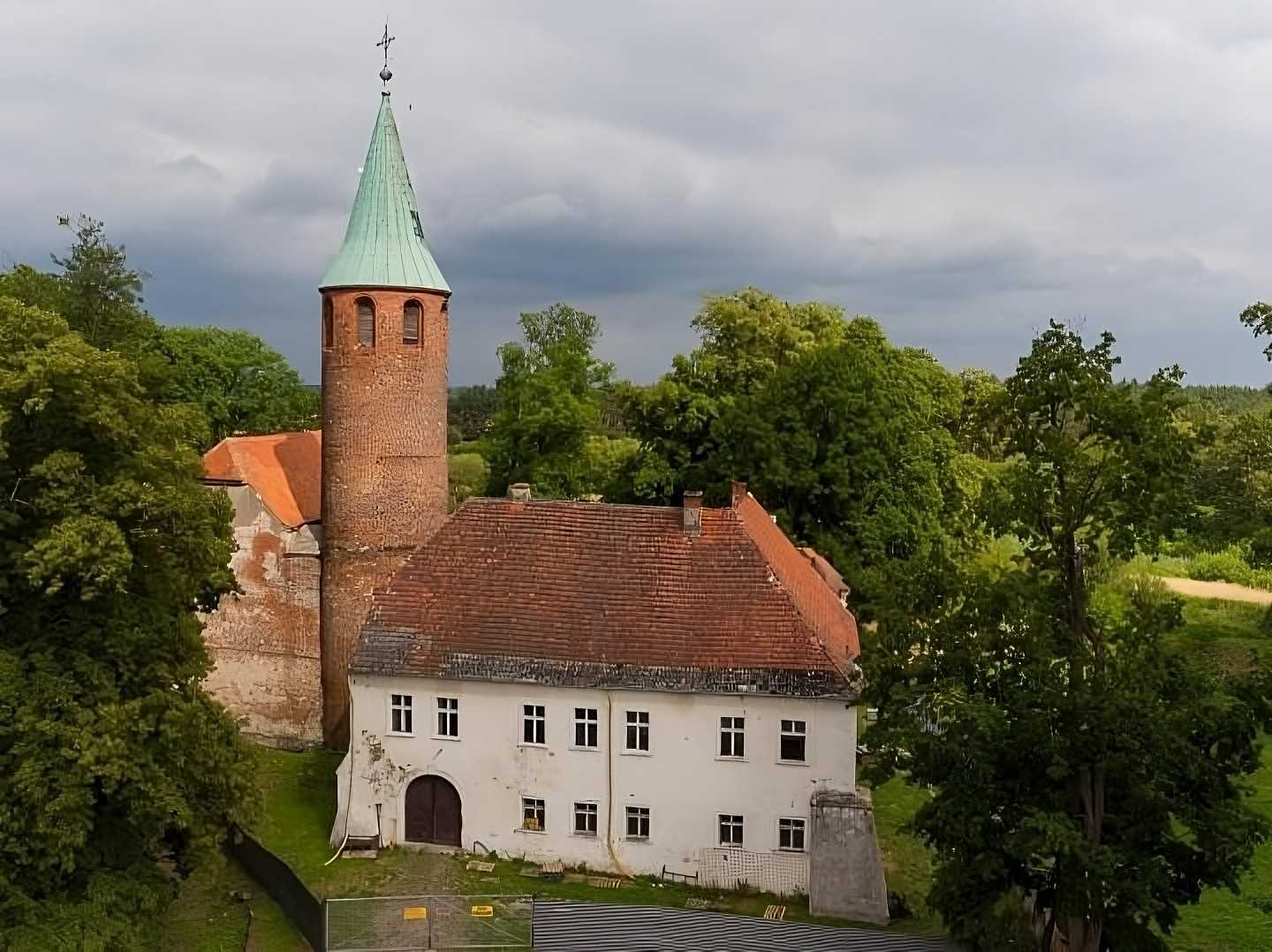 Bilder Castle for sale in Poland: Karłowice