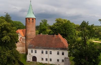 Borg till salu Karłowice, Zamek w Karłowicach, województwo opolskie:  Utsikt utifrån