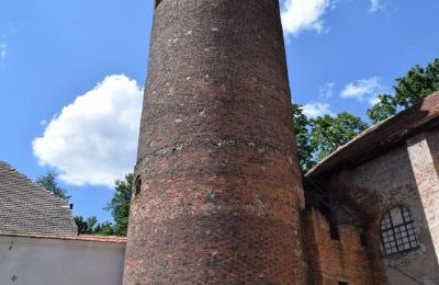 Burg kaufen Karłowice, Zamek w Karłowicach, Oppeln, Gebäude mit Turm