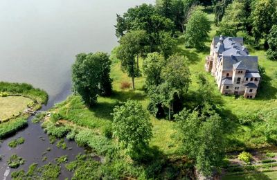 Historiske eiendommer, Herregård ved innsjøen i Vest-Pommern, 217 ha land valgfritt