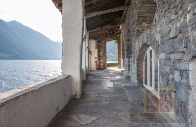 Historisk fastighet till salu Brienno, Lombardiet	:  Terrass