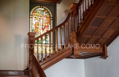 Historisk villa till salu Torno, Lombardiet	:  Stained Glass Window
