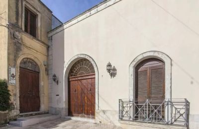 Stadhuis te koop Squinzano, Via San Giuseppe, Puglia:  