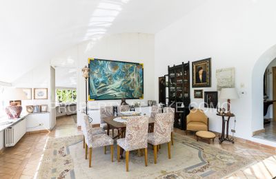 Historisk villa til salgs Griante, Lombardia:  Dining area