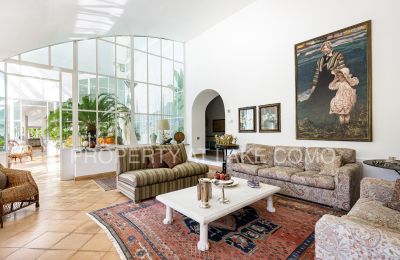 Historisk villa til salgs Griante, Lombardia:  Living area