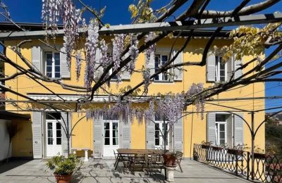 Historische villa te koop Cernobbio, Lombardije:  Vooraanzicht