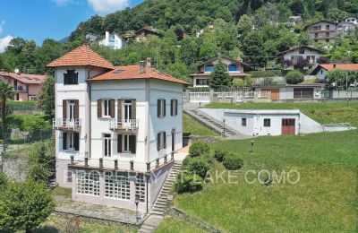 Historisk villa till salu Dizzasco, Lombardiet	:  Sidovy