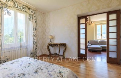 Historisk villa købe Dizzasco, Lombardiet:  Soveværelse