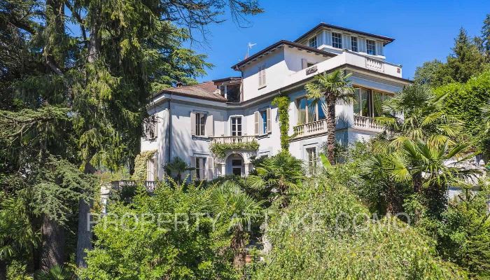 Historisk villa købe Dizzasco, Lombardiet,  Italien