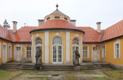 Herenhuis te koop Karlovy Vary, Karlovarský kraj:  Buitenaanzicht