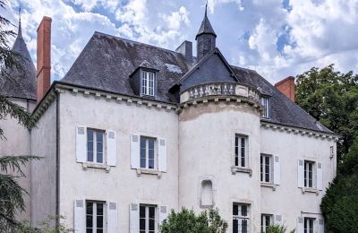 Slot til salg Châteauroux, Centre-Val de Loire, Bagudvendt