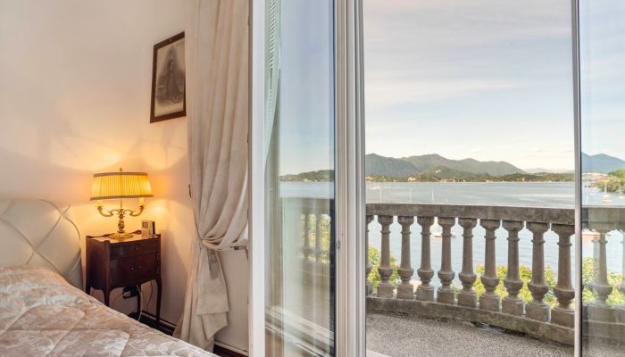 Lejlighed på slot til salg 28040 Lesa, Piemonte,  Italien