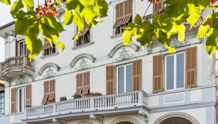 Lejlighed på slot til salg 28040 Lesa, Piemonte,  Italien