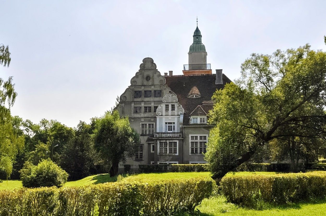 Images Uniek kasteel door Paul Korff in Płoty, West-Pommeren