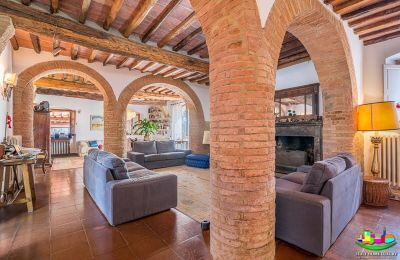 Landhuis te koop Livorno, Toscane:  Woonkamer