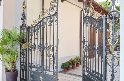 Historisk villa till salu 28040 Lesa, Via Portici, Piemonte:  