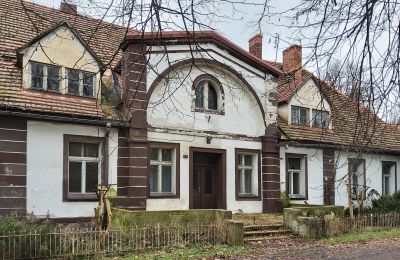 Vastgoed, Herenhuis met bijgebouwen en park in de buurt van Leszno