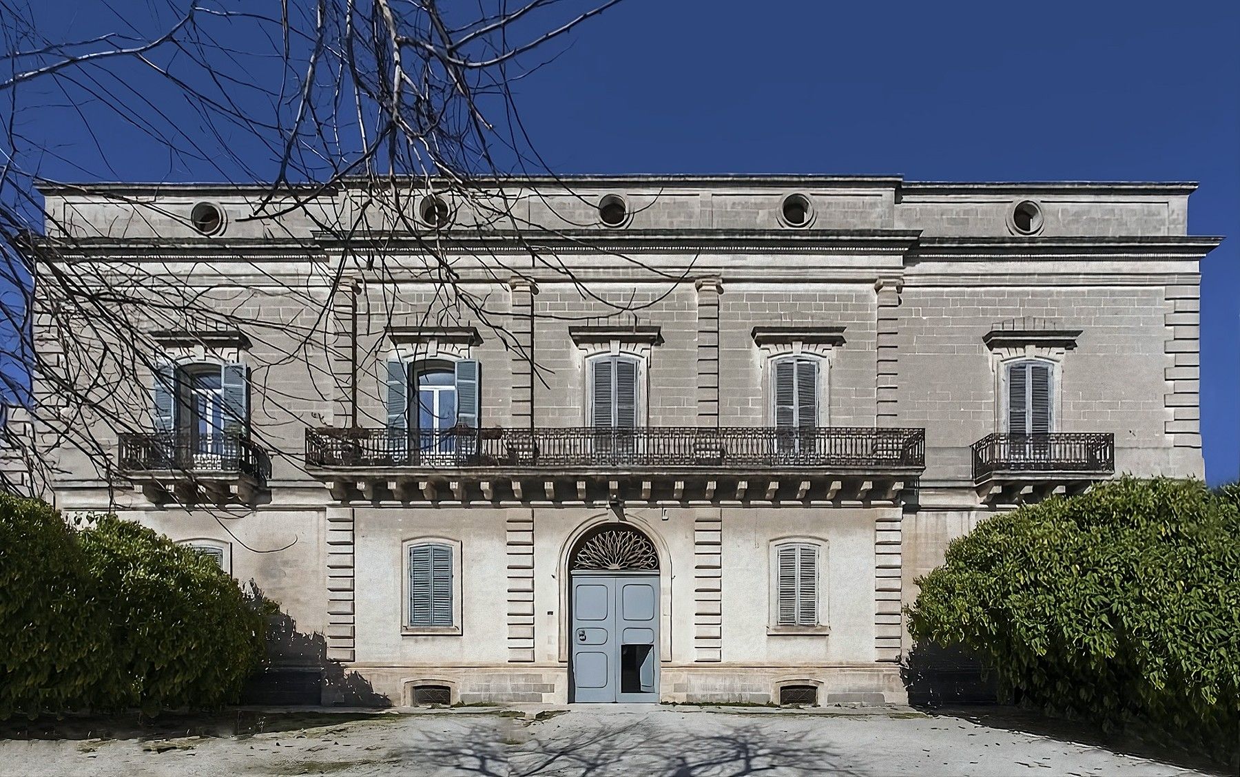 Bilder Stort, elegant palazzo i Salento med hage og basseng