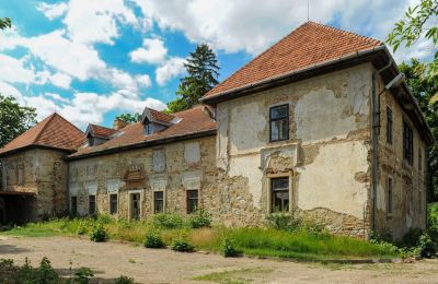 Herrgård till salu Košice-regionen:  neskororenesančný kaštieľ