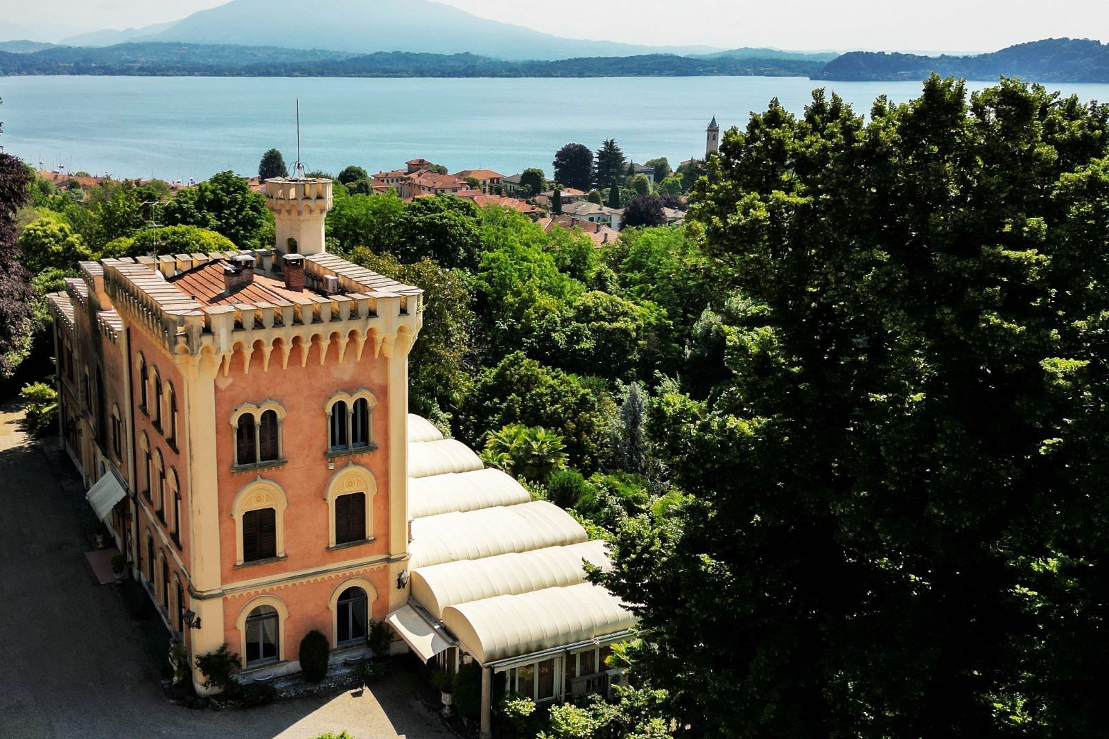 Bilder Luksuriøst og godt bevart slott ved Maggioresjøen