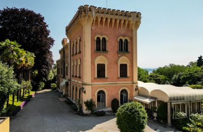 Slott till salu Meina, Piemonte:  