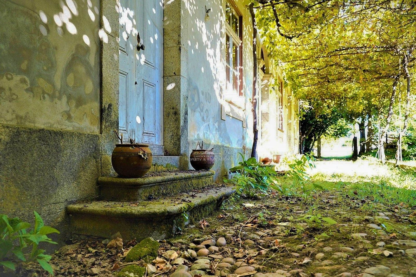 Images Statig huis in koloniale stijl in het noorden van Portugal