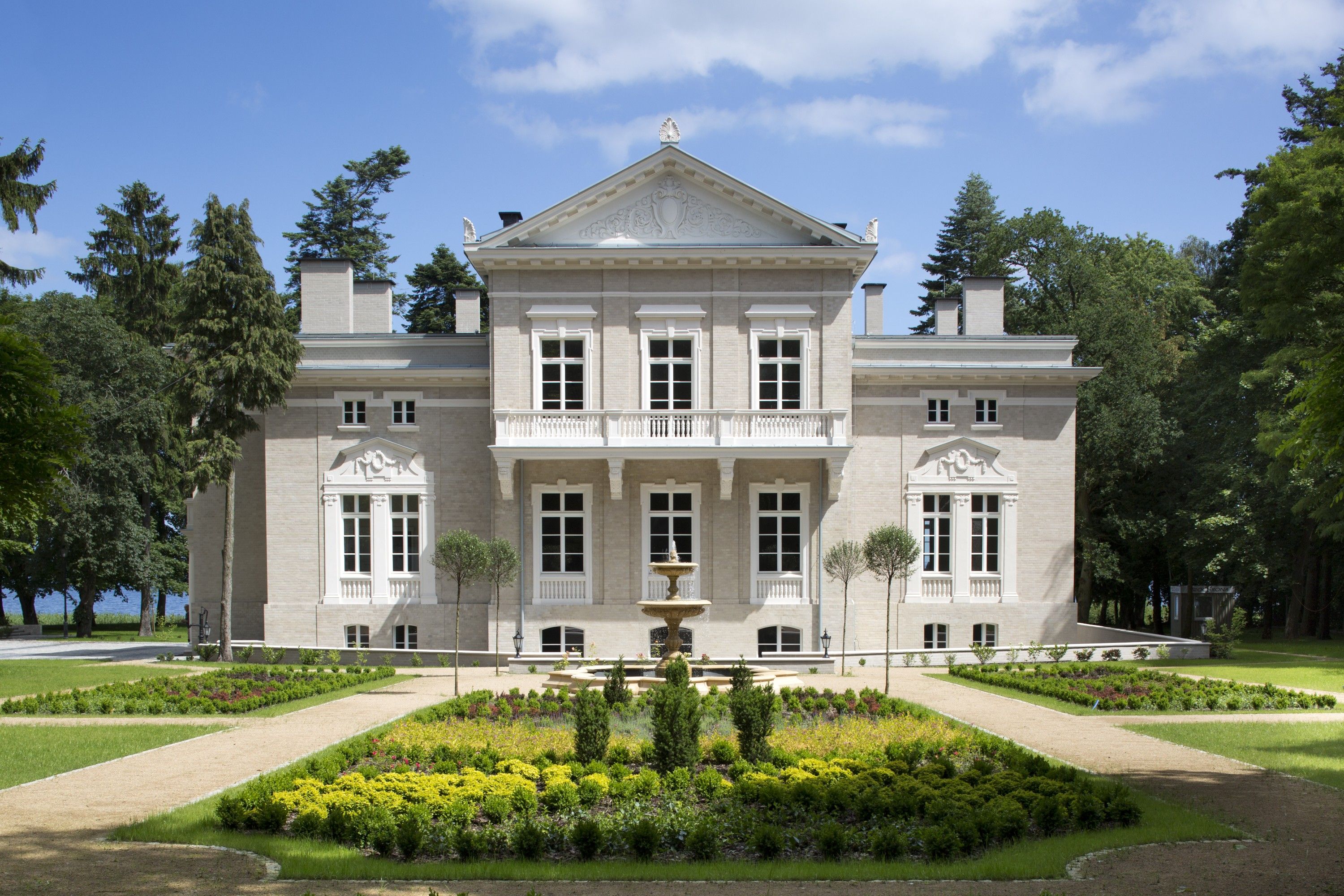 Fotos Wunderschöner Palast mit Privatstrand am Stettiner Haff