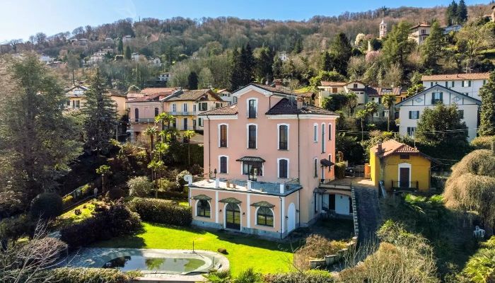 Historisk villa købe 28838 Stresa, Piemonte,  Italien