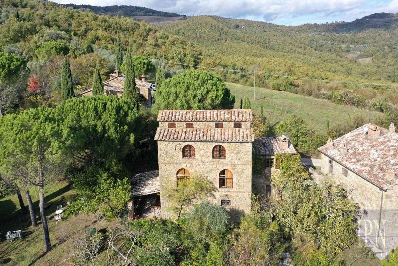 Billeder Karakteristisk bolig nær Todi: Tårn med panoramaudsigt