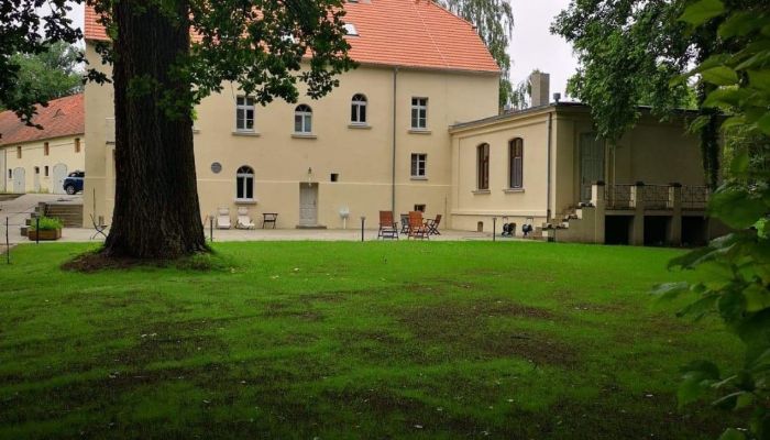 Schloss Brzeźnica 3
