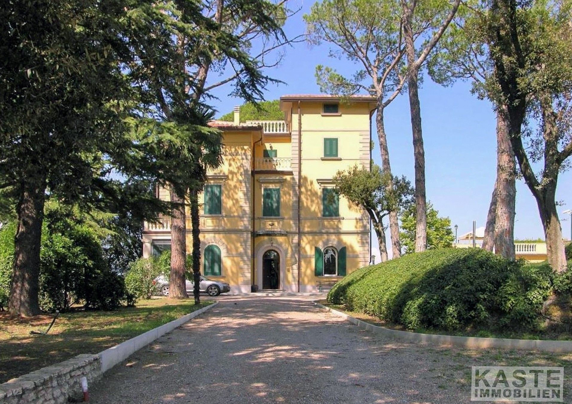 Bilder Toskana-Villa mit Weinberg und Olivenhain