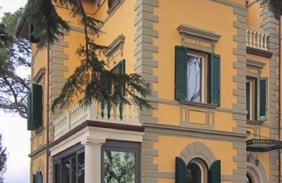 Historisk villa købe Terricciola, Toscana:  Sidevisning
