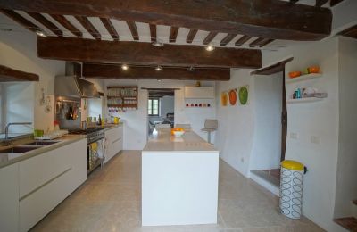 Lantligt hus till salu 06019 Preggio, Umbria:  