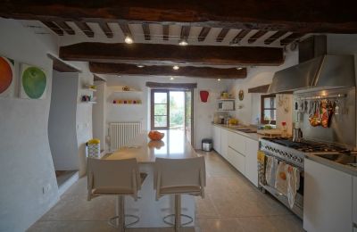 Lantligt hus till salu 06019 Preggio, Umbria:  