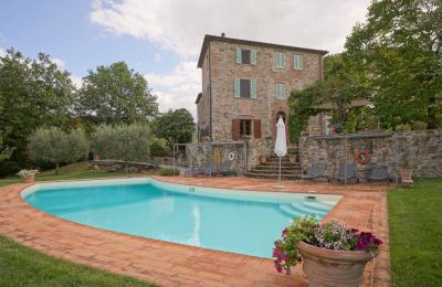 Lantligt hus till salu 06019 Preggio, Umbria:  