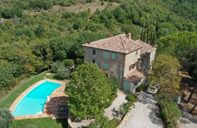 Lantligt hus till salu 06019 Preggio, Umbria:  