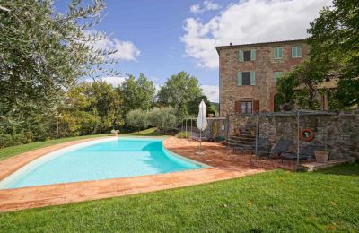 Lantligt hus till salu 06019 Preggio, Umbria:  