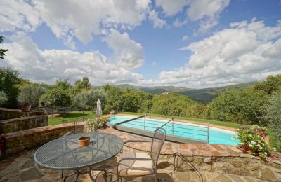 Lantligt hus till salu 06019 Preggio, Umbria:  