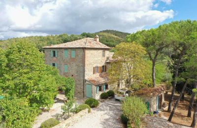 Lantligt hus till salu 06019 Preggio, Umbria:  