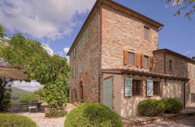 Lantligt hus till salu 06019 Preggio, Umbria:  