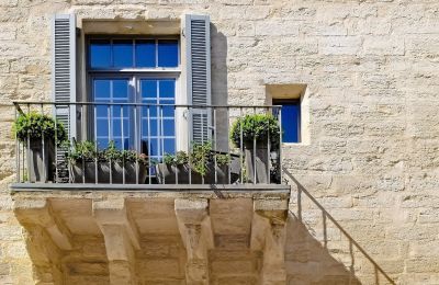 Kulturelles Erbe trifft moderne Energie: Die Integration von Balkonkraftwerken in historische Immobilien, Balkon