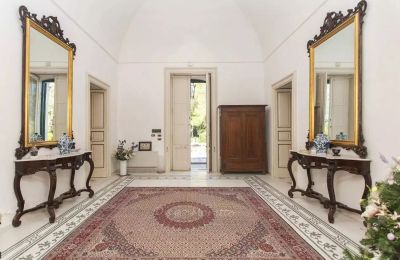 Historische villa te koop Lecce, Puglia:  Ingangshal