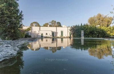 Historische villa te koop Lecce, Puglia:  Achteraanzicht